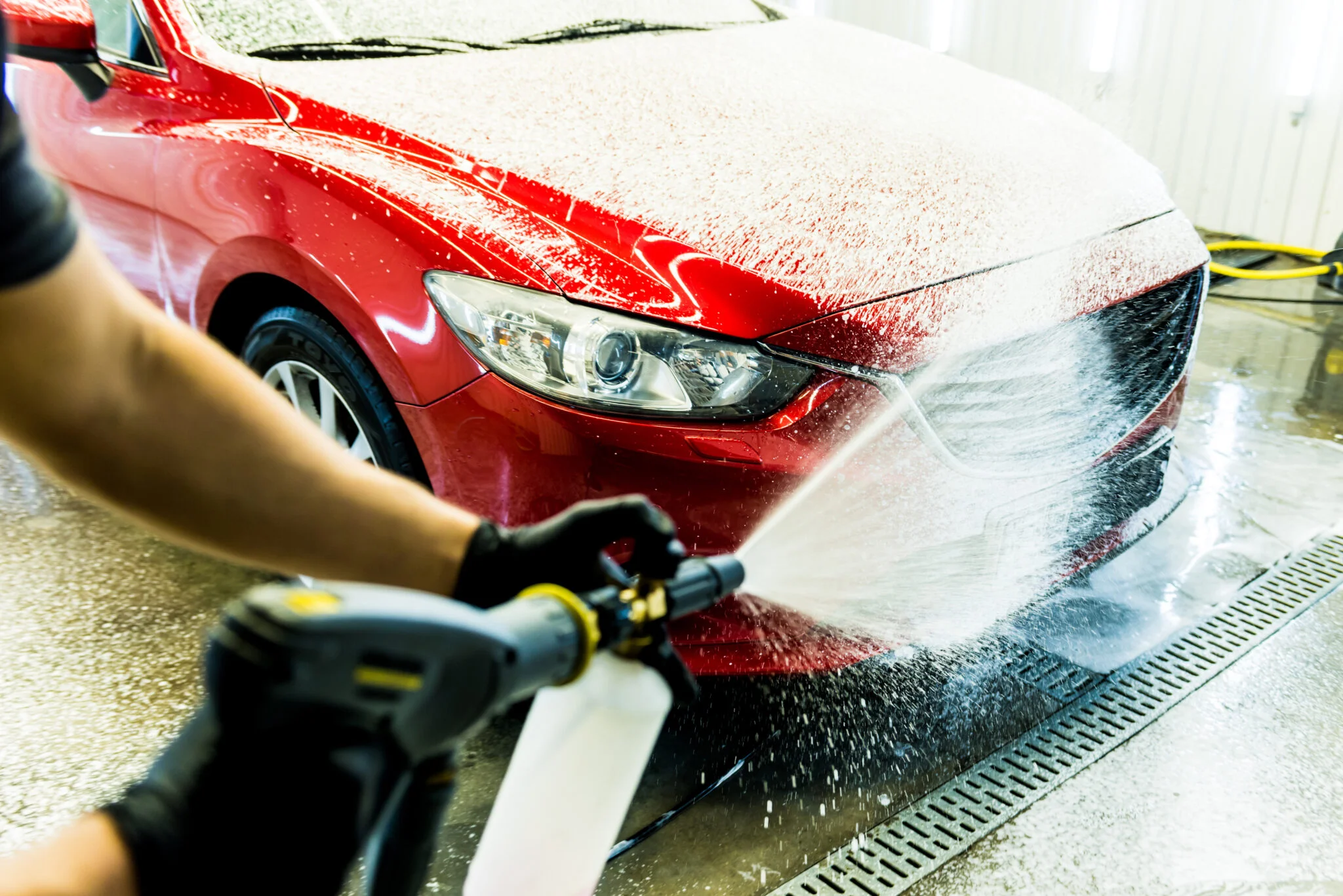 Myjnia samochodowa - czyszczenie tapicerek samochodów osobowych i ciężarowych, pranie dywanów i wykładzin